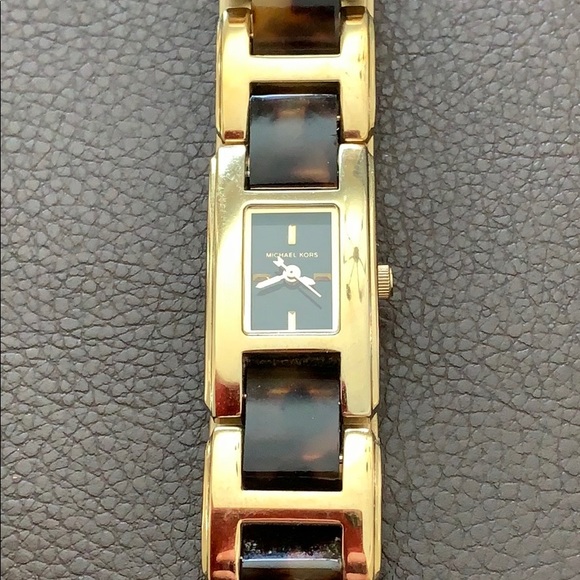 MIchael Kors Tortoise Acetate Goldtone Link Watch - Picture 1 of 5